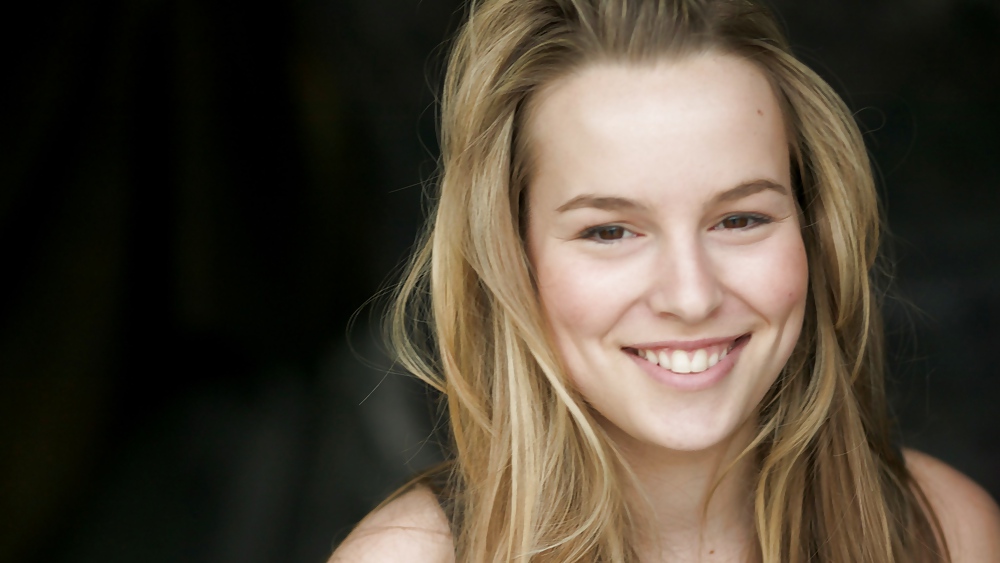 Bridgit mendler
 #14706488