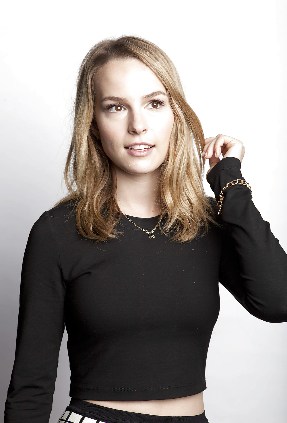 Bridgit mendler
 #14706623