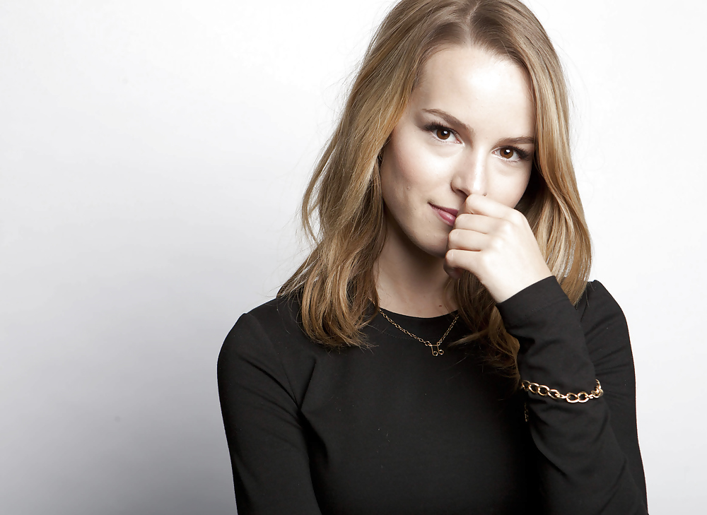 Bridgit mendler
 #14706750