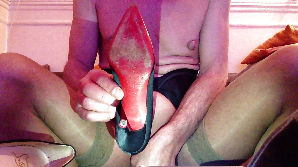 Louboutin
 #18115835