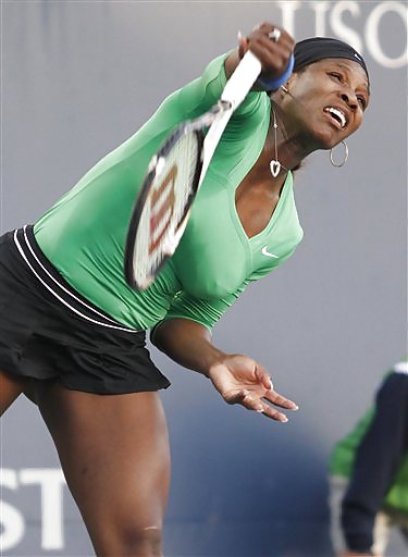 Serena Williams - at Bank of the West Classic #5099168