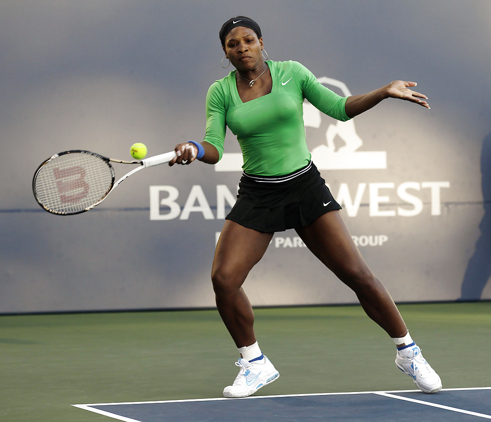 Serena Williams - at Bank of the West Classic #5099198