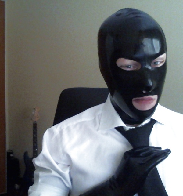 Immer In Latex-Handschuhen Und Maske Gekleidet #21711515