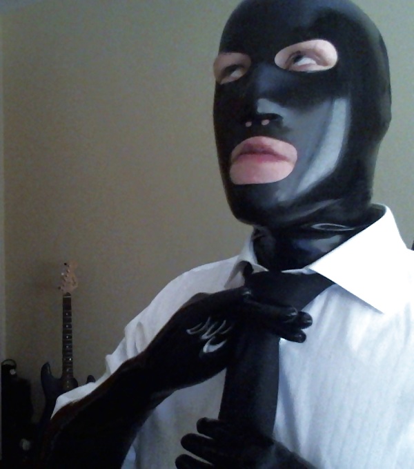 Immer In Latex-Handschuhen Und Maske Gekleidet #21711518