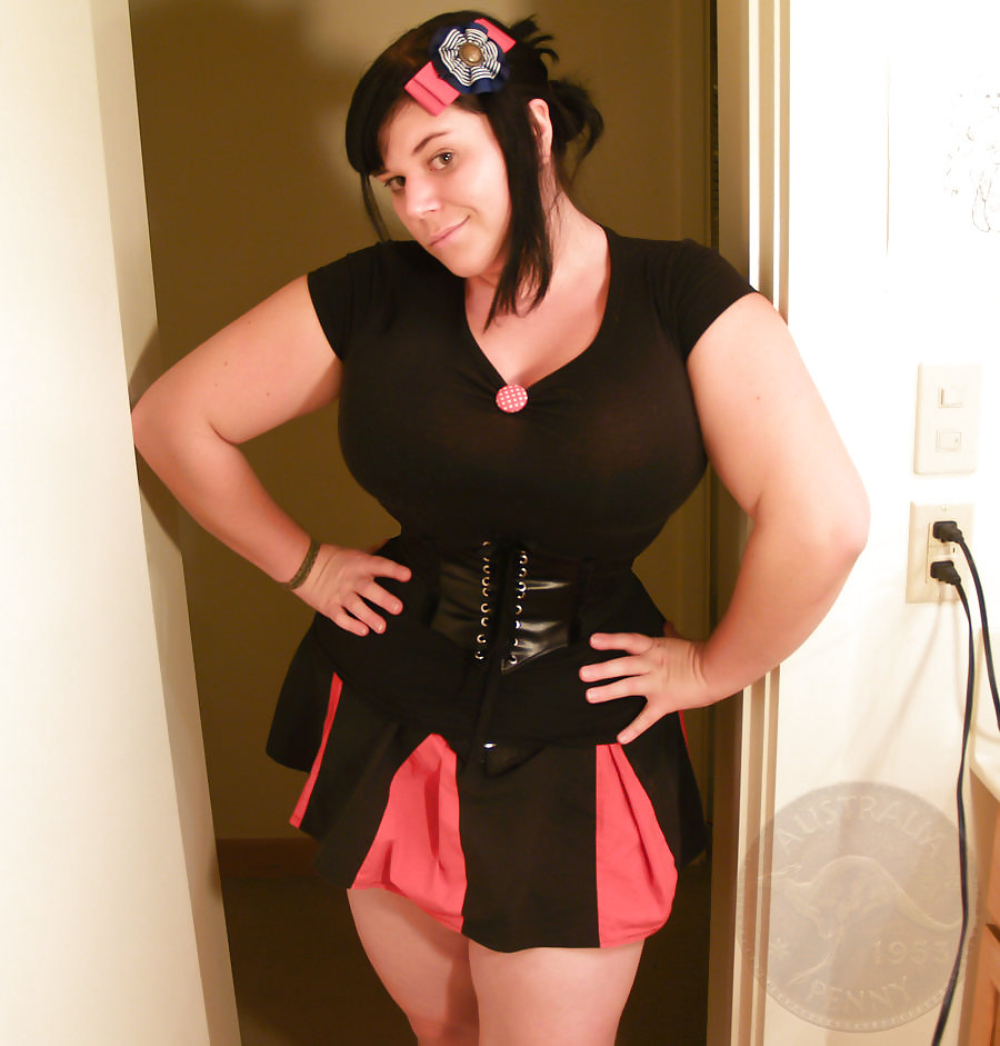 Curvy Corsetted Cosplayer 'Underbust' #22171088