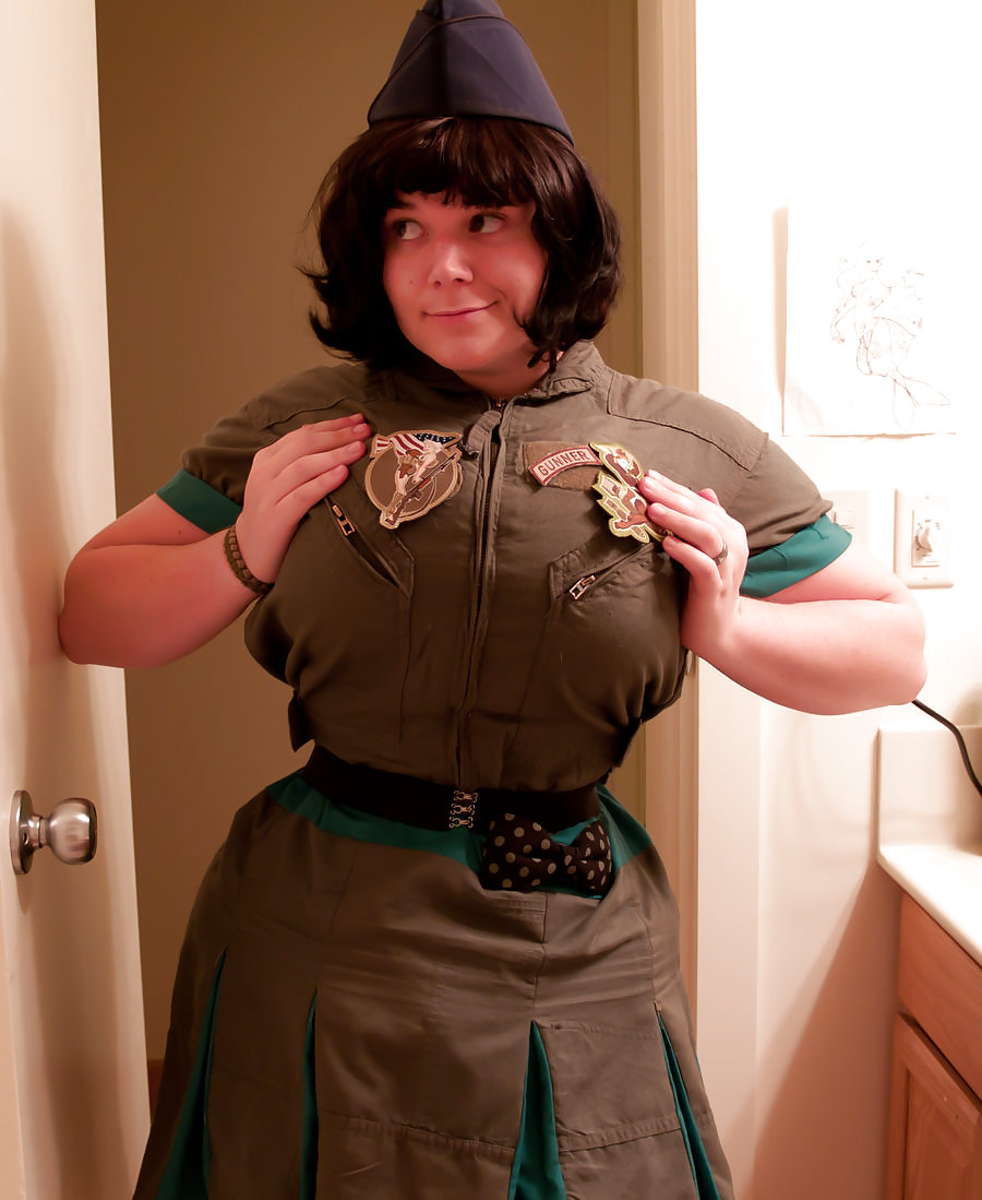 Curvy Corsetted Cosplayer 'Underbust' #22171123