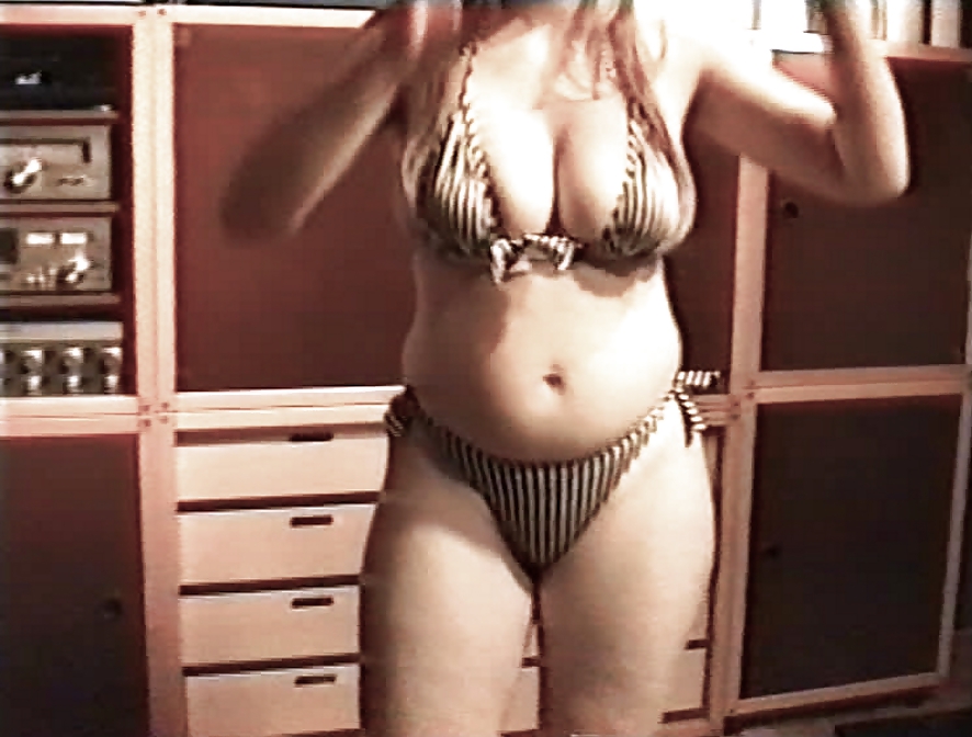 Sag - Hot Wollüstigen Hündin Große Boobed Bikini 15 #19007268