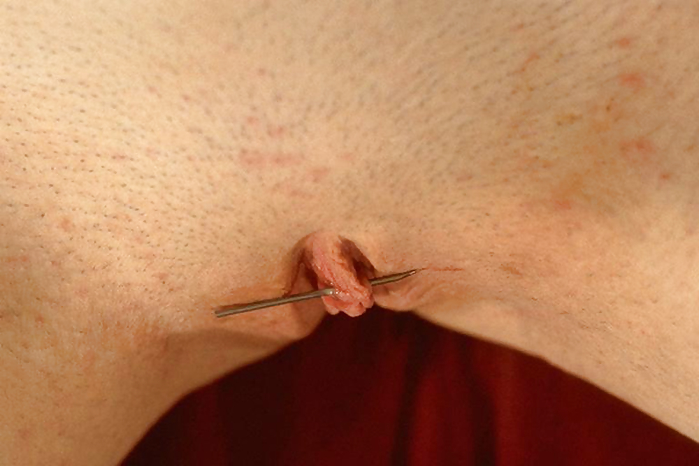 VAMPIRE PUSSY PIERCING #16545142