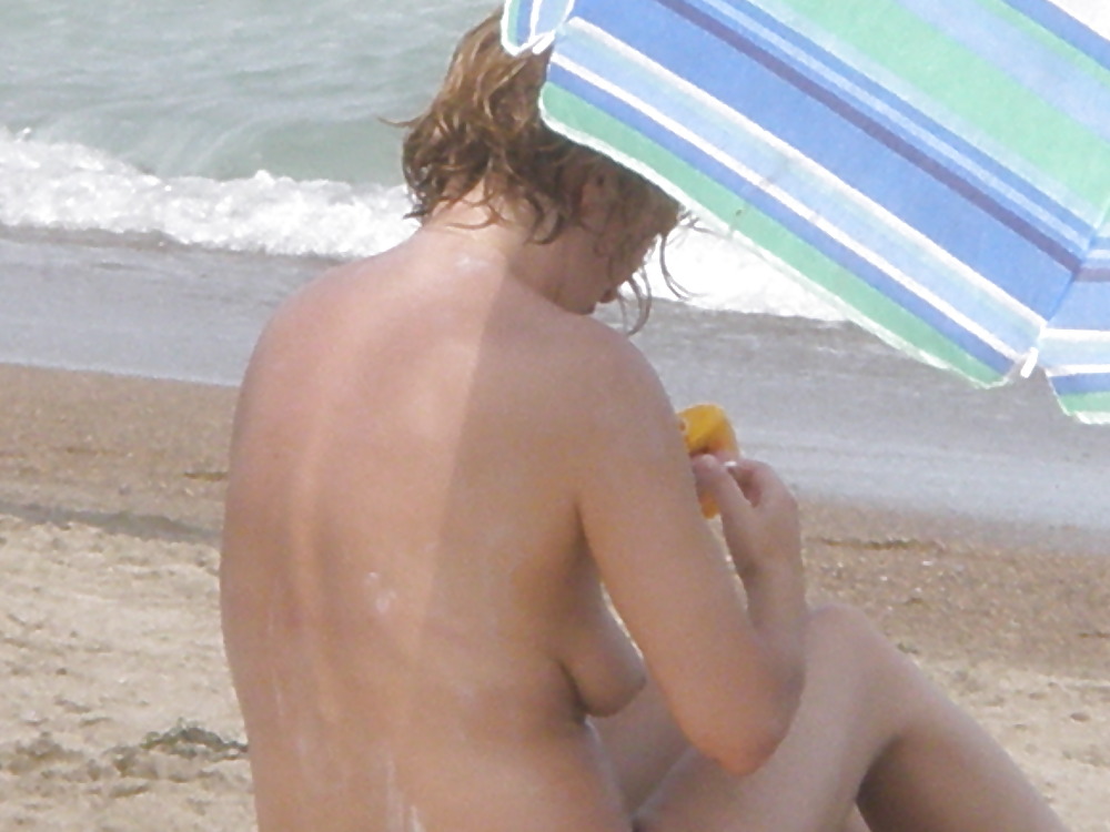 Spiaggia in topless
 #1078779