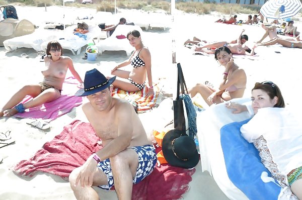 Spiaggia in topless
 #1078796