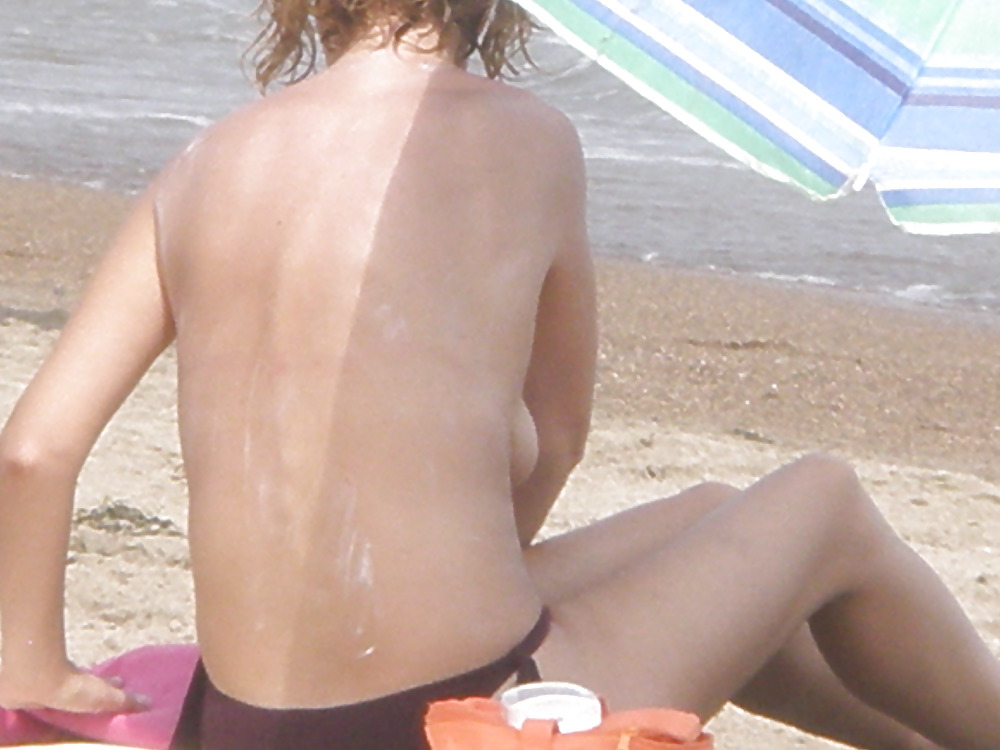 Spiaggia in topless
 #1078923