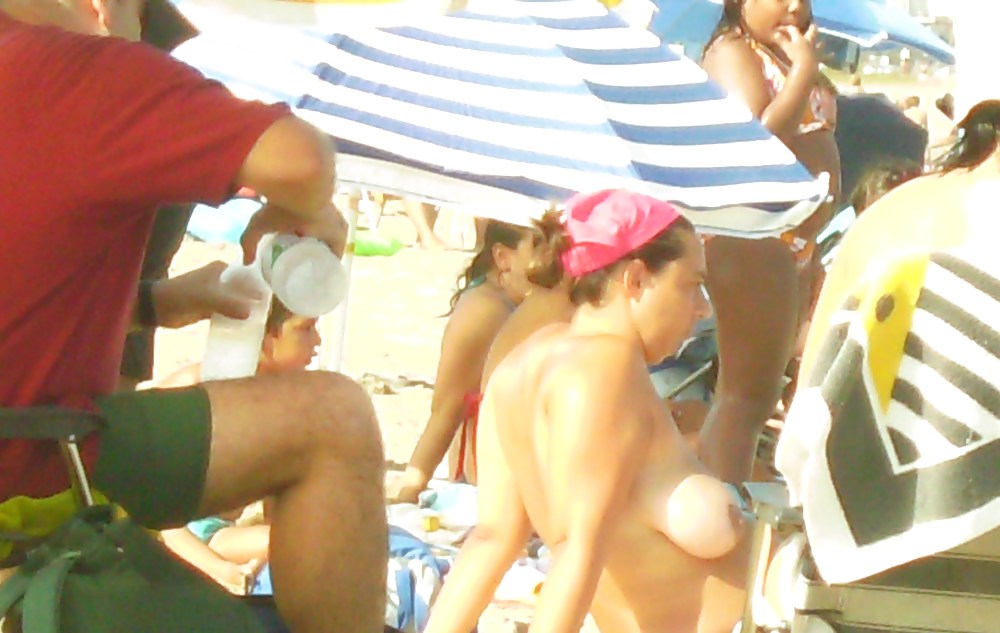 Spiaggia in topless
 #1079221