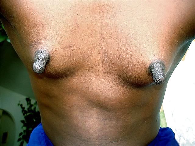 Riesige Afrikanische Brustwarzen #21796491