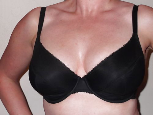 Frau Ihre Verkaufs-BHs Auf Dem Netz 4 #6668599