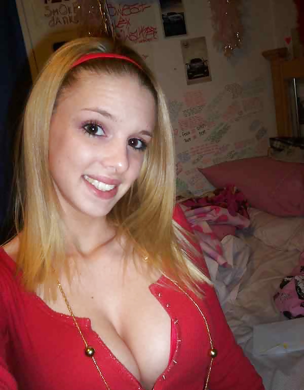 I love big tits and cleavage 4 #8737720