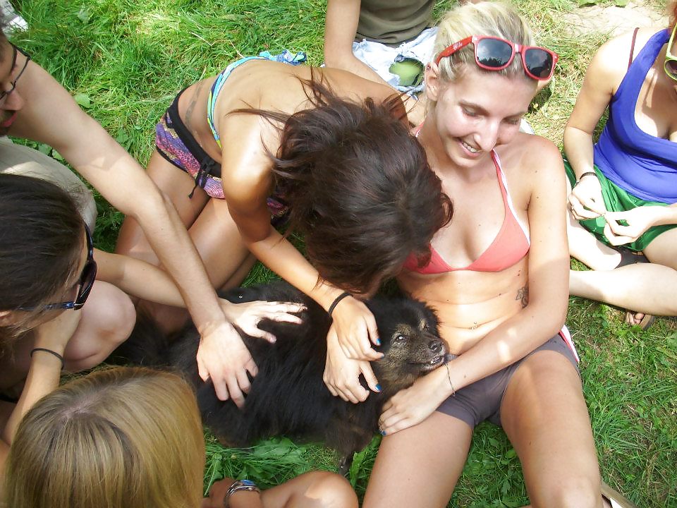 Teenager arrapati sulla spiaggia hanno bisogno del tuo cazzo - commenti pls
 #15443689