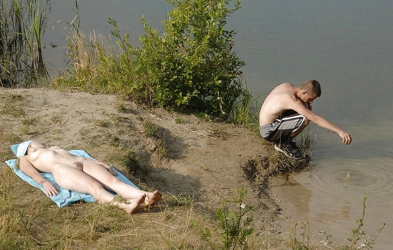 Divertimento sulla spiaggia nudista
 #2458839