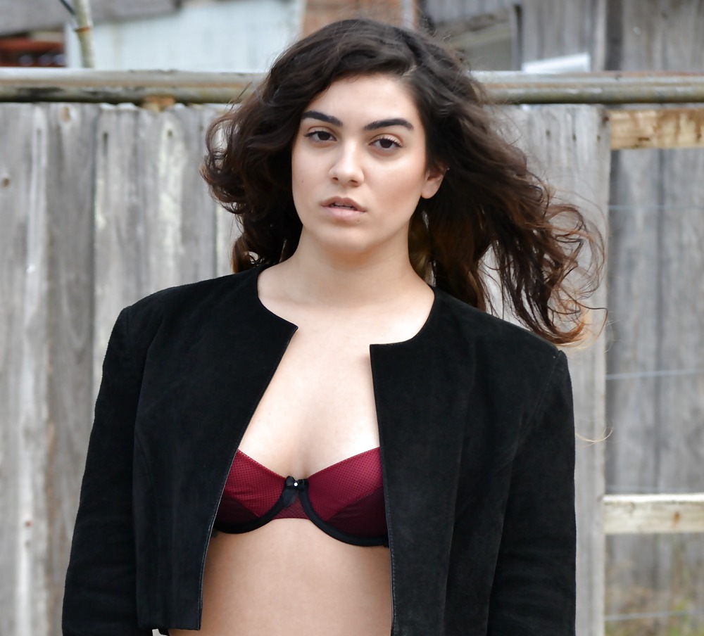 Nadiaaboulhosn11
 #21975853