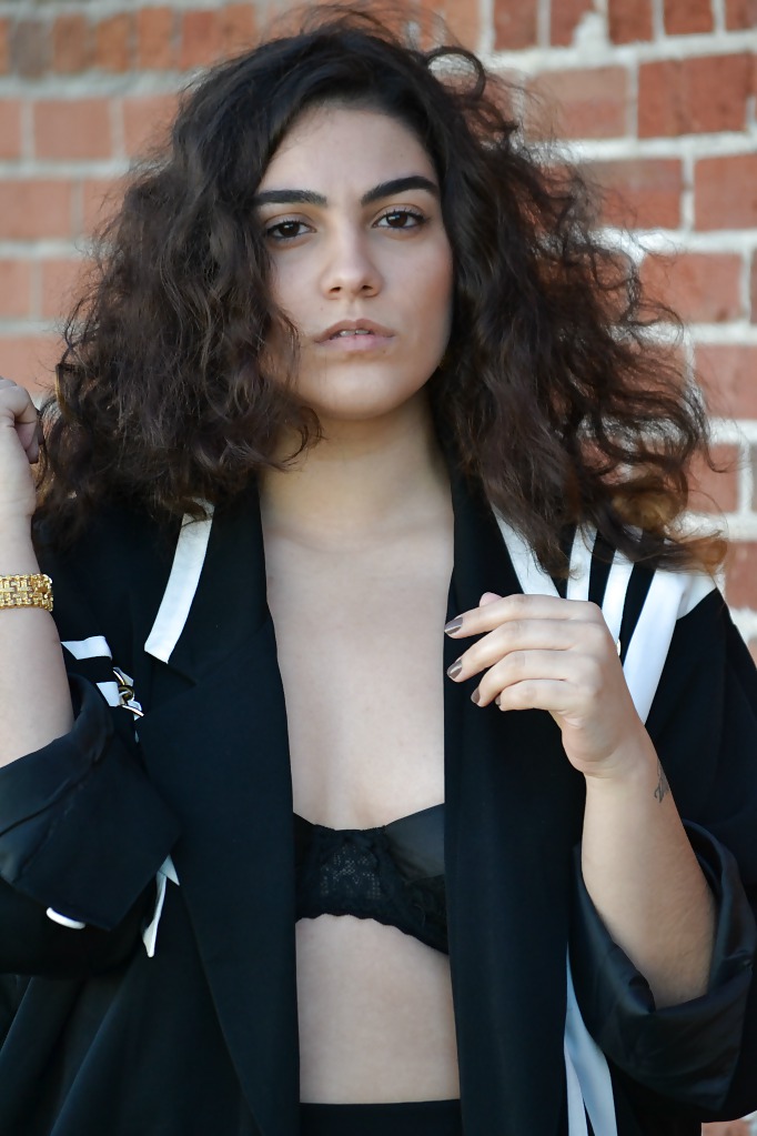 Nadiaaboulhosn11
 #21976038