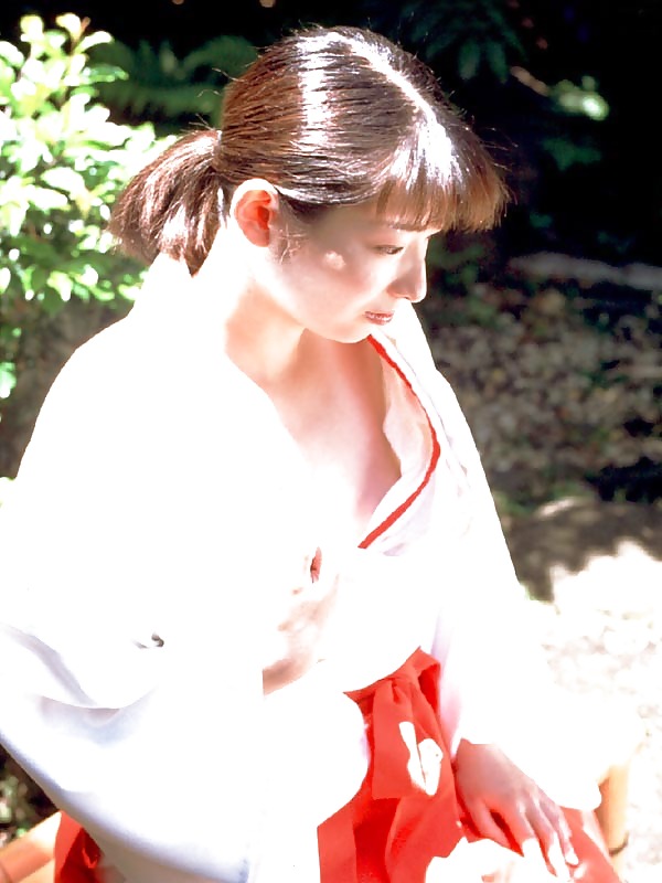 Miko 02 - shrine maiden
 #1601592