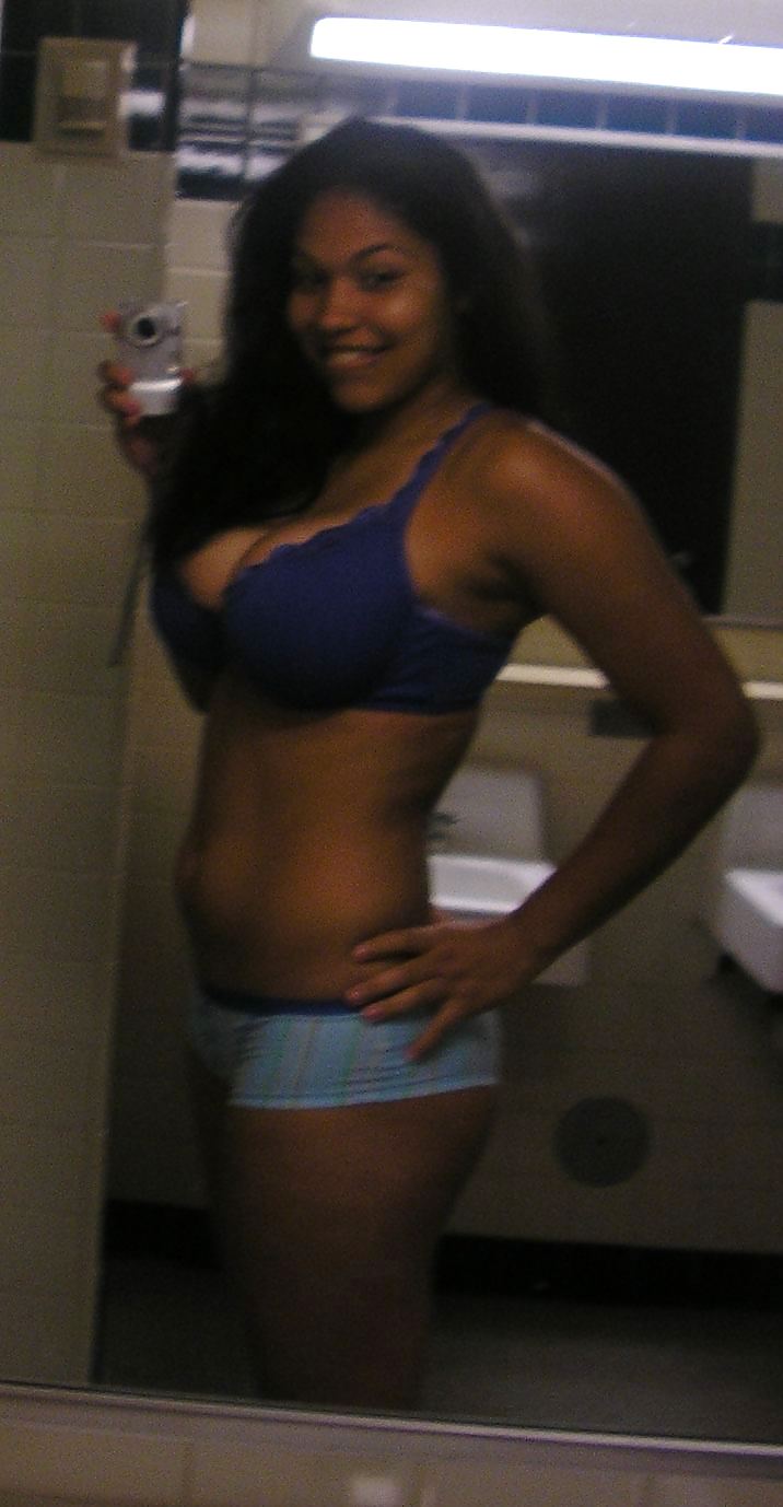 Sri lankan slut selfshot pics #9850963