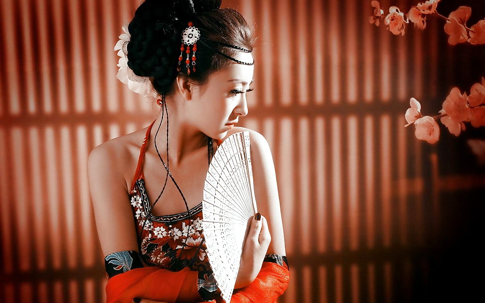 Bellezas clásicas chinas no porno en traje antiguo
 #10809281