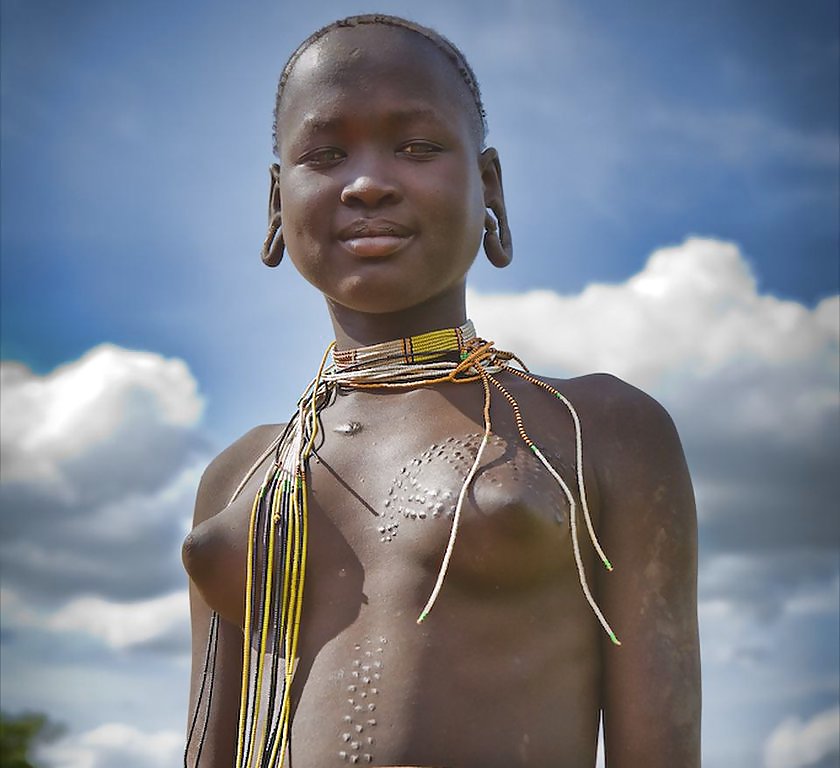 Die Schönheit Afrikas Traditionellen Stammes Mädchen #14880650