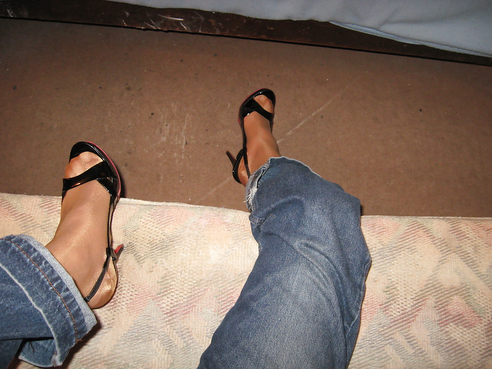 Tacones altos y pantimedias
 #1127617