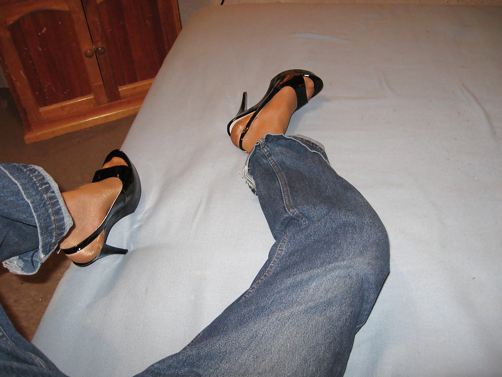 Tacones altos y pantimedias
 #1127986