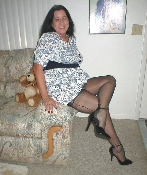 Mütter & Omas Gekleidet #9619050