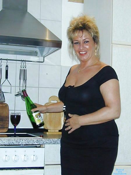 Mütter & Omas Gekleidet #9619081