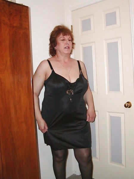 Mütter & Omas Gekleidet #9619094