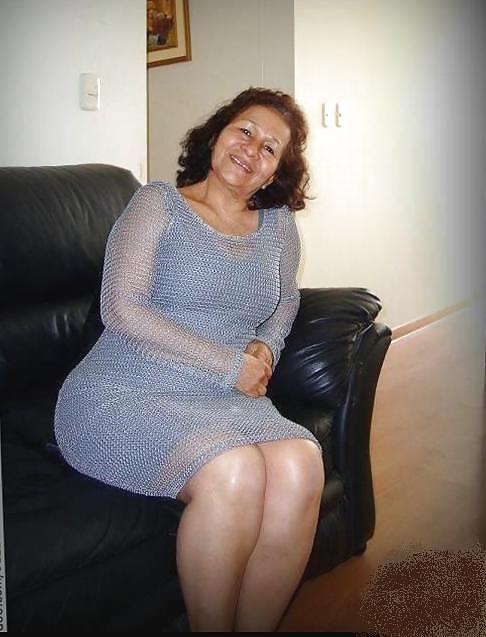 Mütter & Omas Gekleidet #9619102