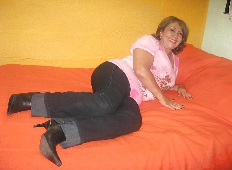 Mütter & Omas Gekleidet #9619120