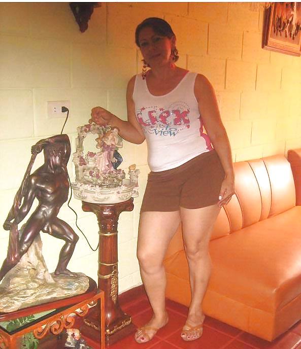 Mütter & Omas Gekleidet #9619167