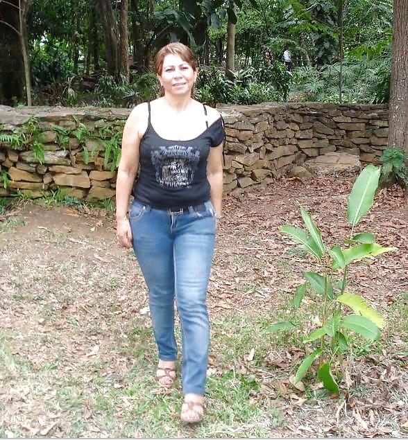 Mütter & Omas Gekleidet #9619172