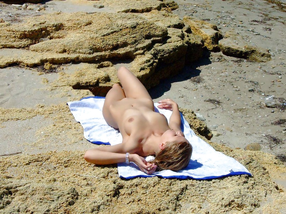 Sono un nudista sulla spiaggia
 #1798375