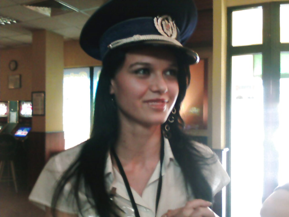 Cristina politista (Campina Romania) #15974309