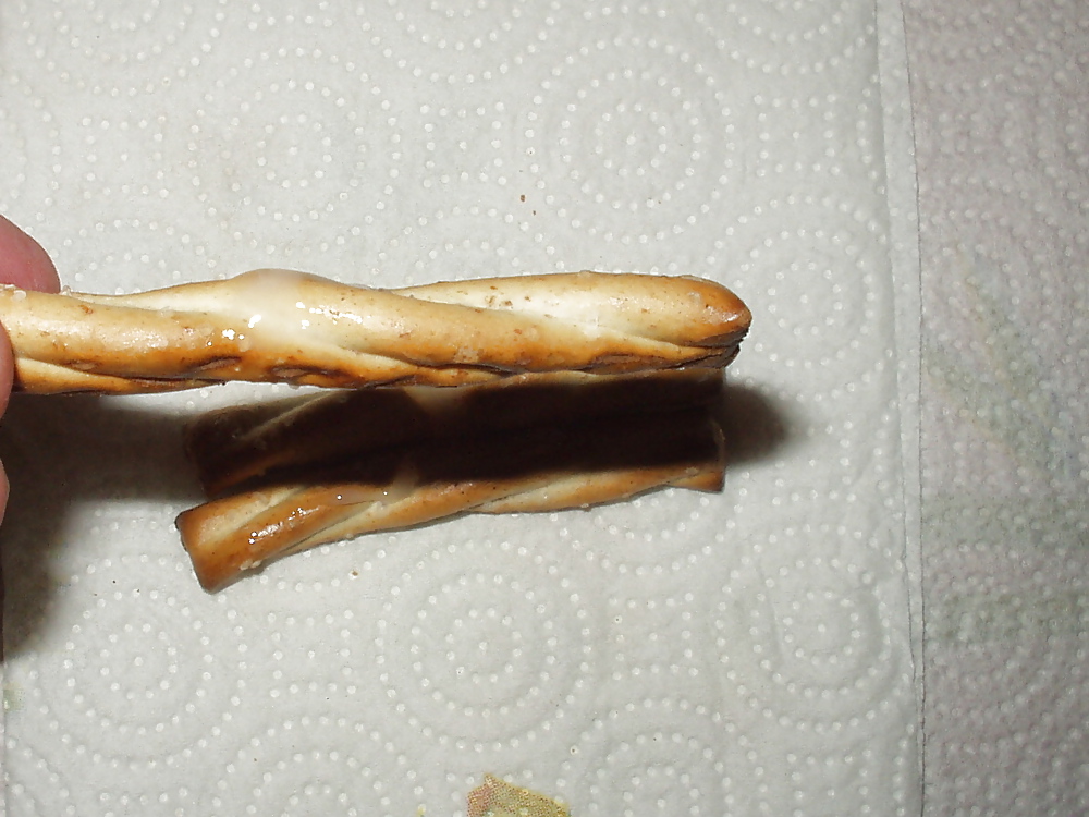 プレッツェルのザーメンまみれ
 #5695729