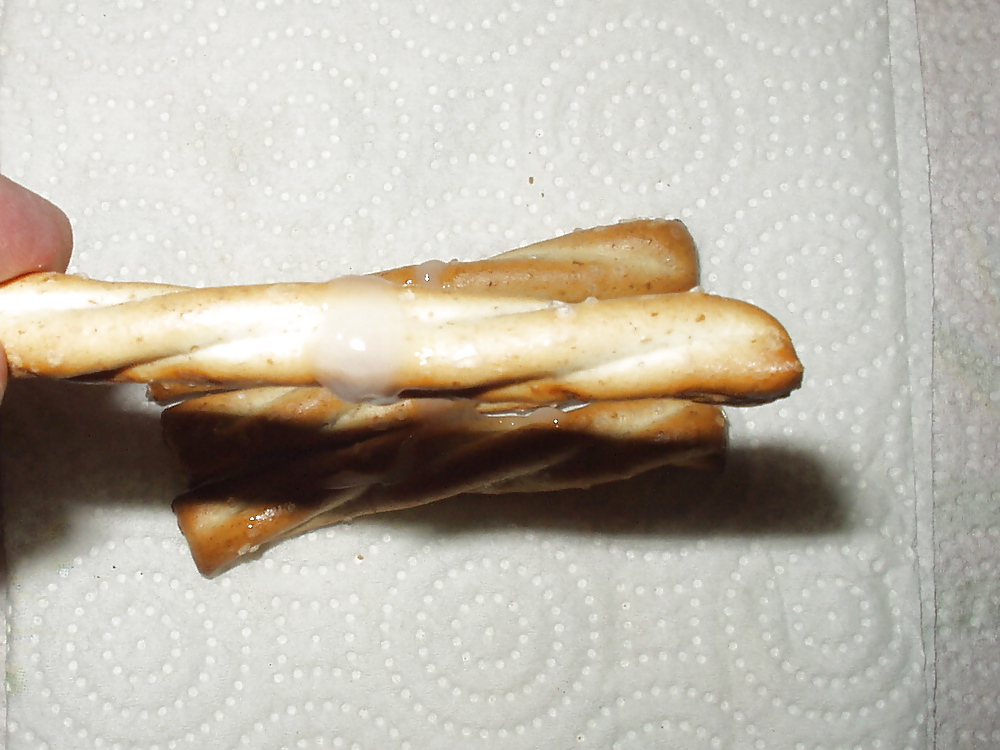 プレッツェルのザーメンまみれ
 #5695749