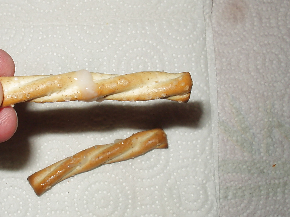 プレッツェルのザーメンまみれ
 #5695763