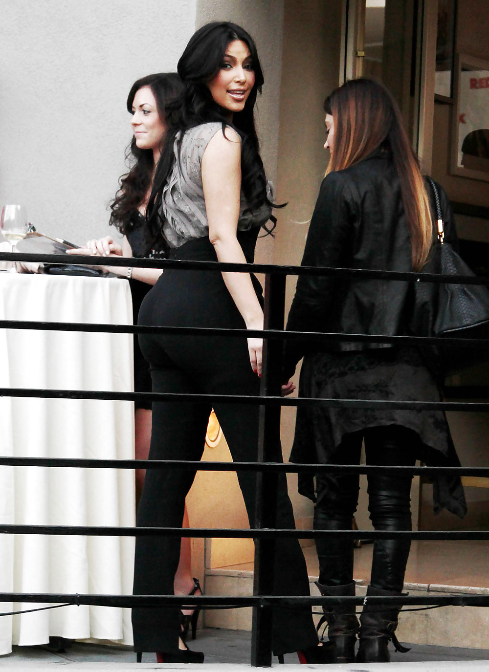 Kim Kardashian Plump Ass Out in LA #3480379
