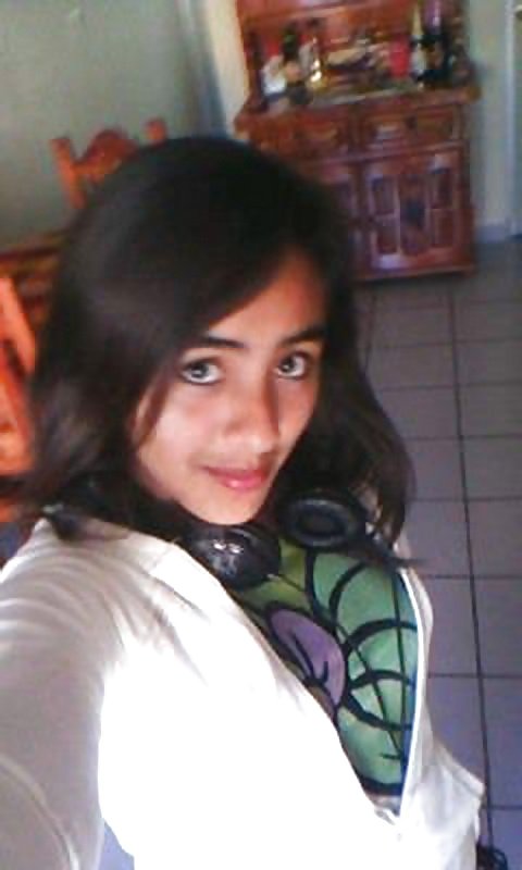 18 años de edad
 #22854411