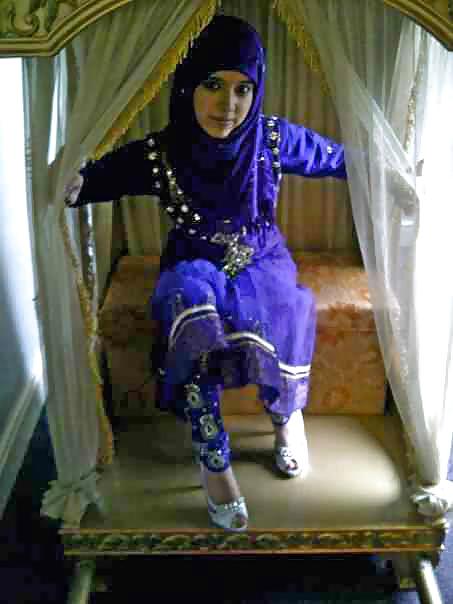 Hijabi Lima #15821090