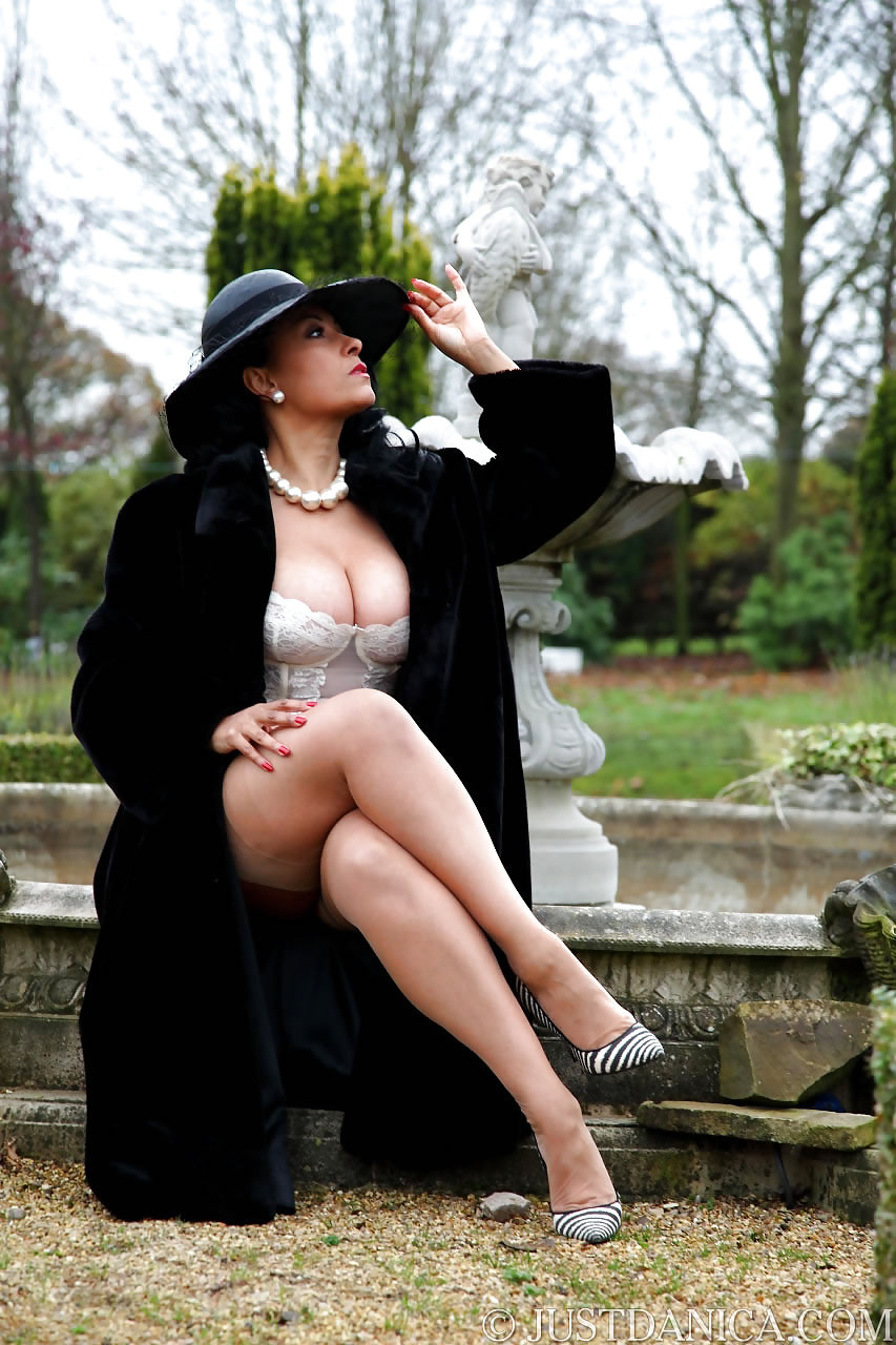 Curvy Mature #8957794
