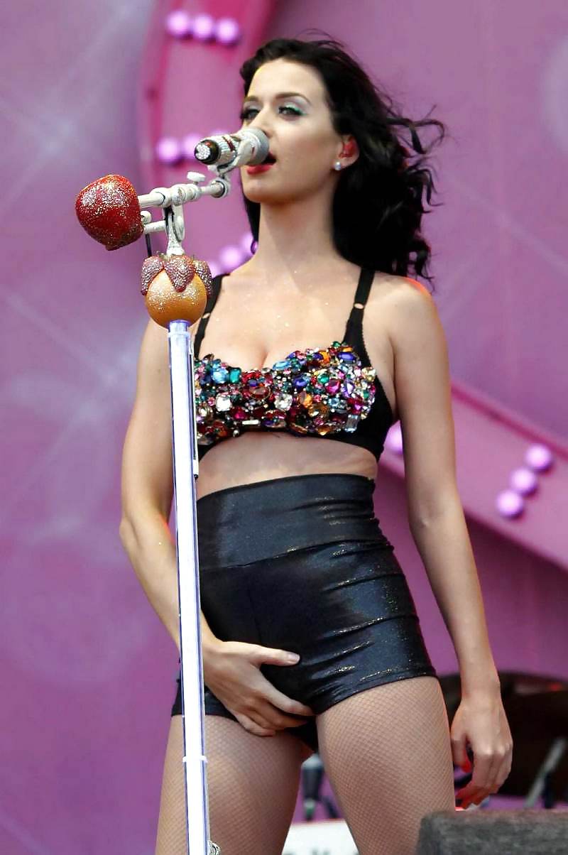 Katy Perry (BRUNETTE) #6038261