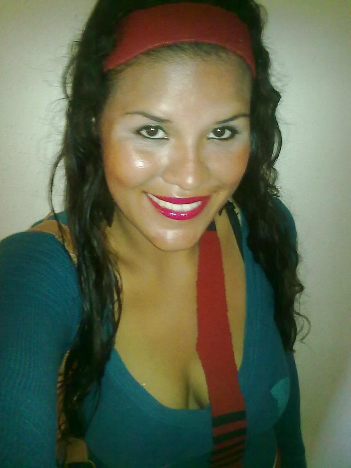 WOMAN (AMIGUITAS 21) #9359575