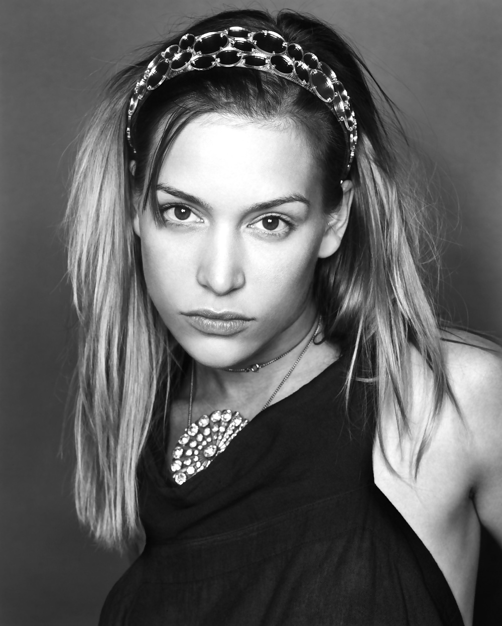 Piper Perabo (HQ) #10603246