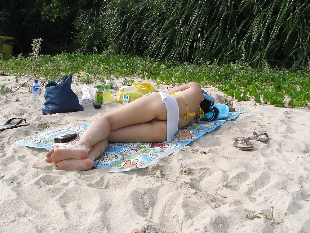 Korean girl nude at the beach #10862510