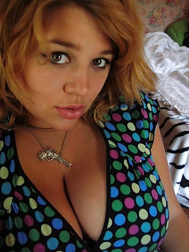 Tons Of Cleavage #2 #7916098